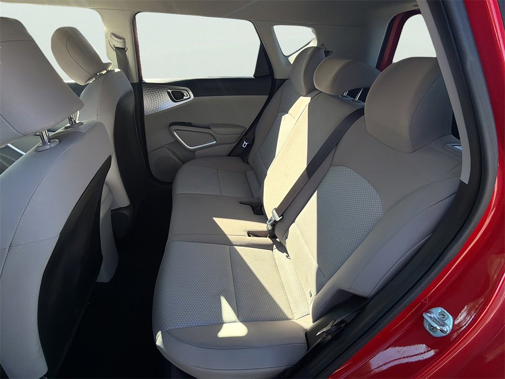 Used 2020 Kia Soul LX image 7