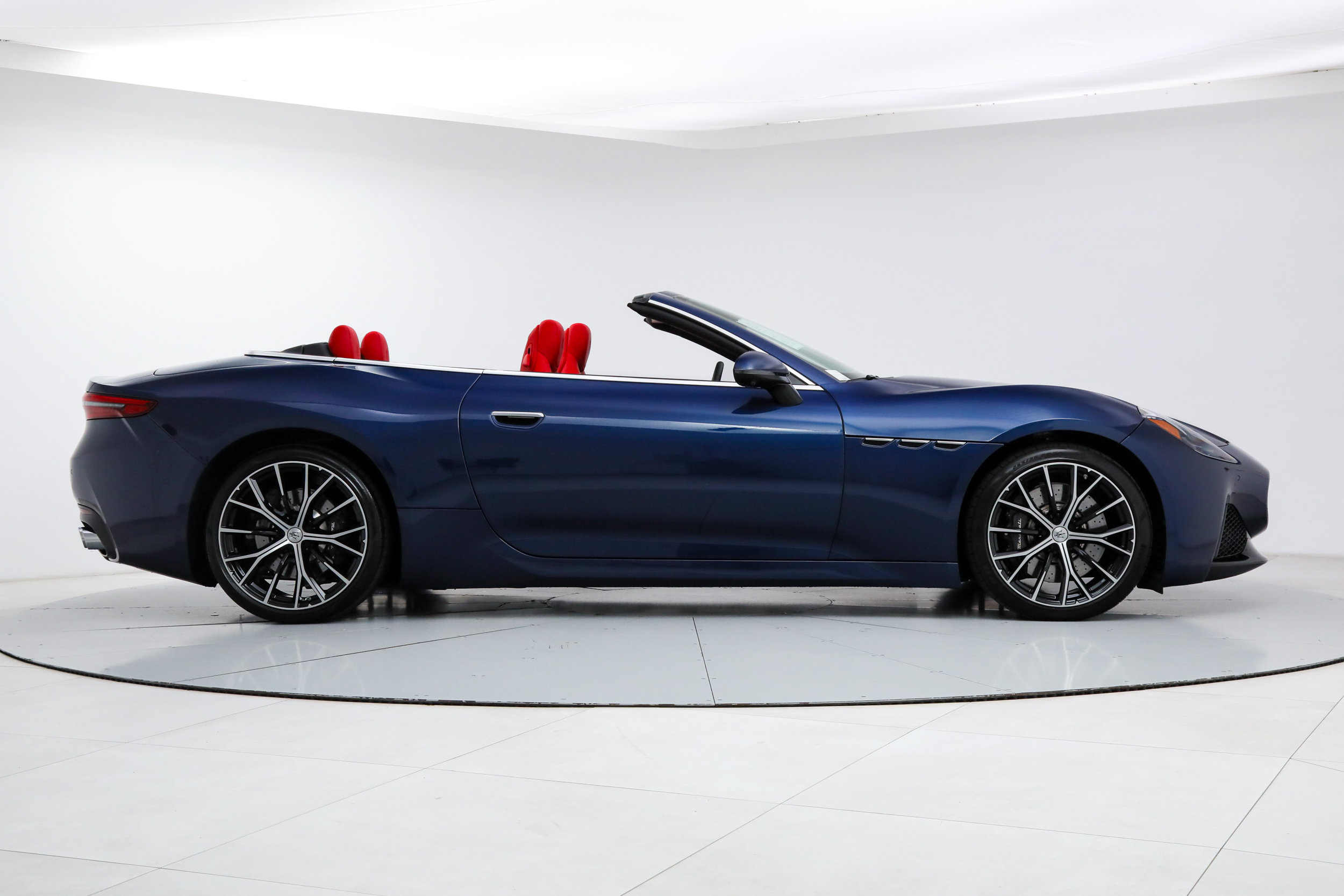 Certified 2026 Maserati GranCabrio Modena AWD/4WD image 10