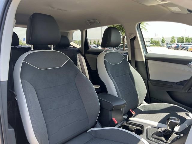 New 2026 Volkswagen Taos SE FWD image 27
