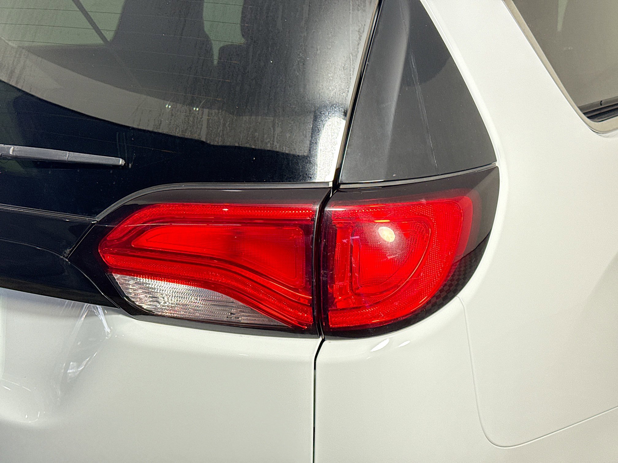 Used 2022 Chrysler Voyager LX FWD image 32
