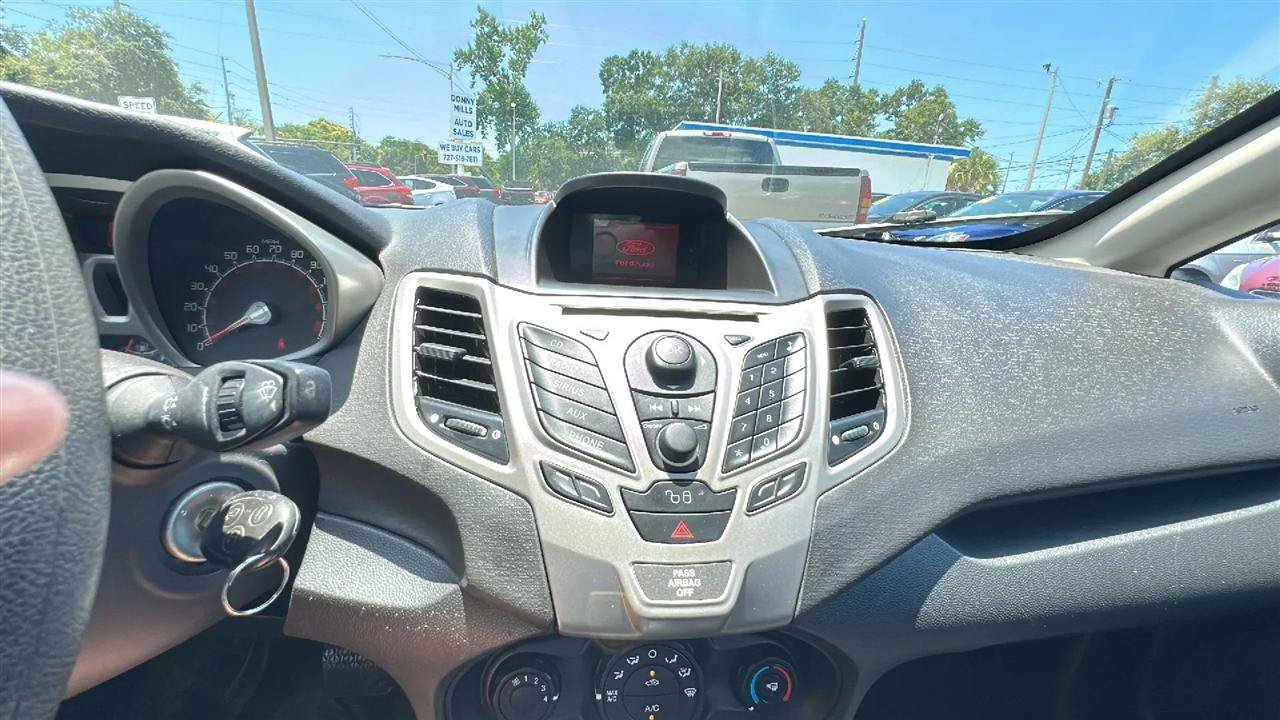 Used 2012 Ford Fiesta SE FWD image 39