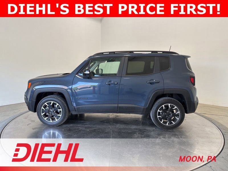 Used 2023 Jeep Renegade Latitude w/ Sun/Sound Group AWD/4WD image 4