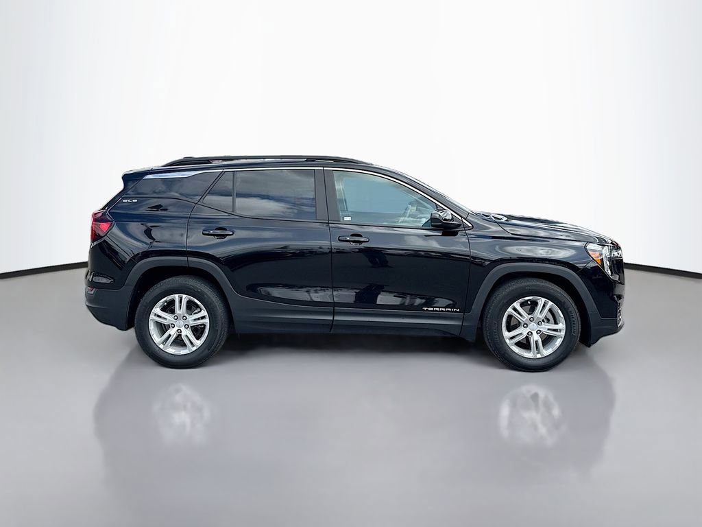Used 2024 GMC Terrain SLE w/ Driver Convenience Package FWD image 8
