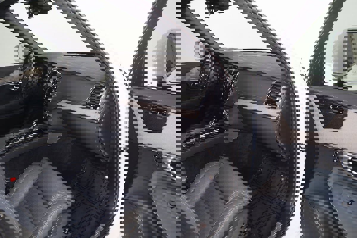 Used 2024 Volvo XC90 T8 Ultimate w/ Protection Package Premier image 43