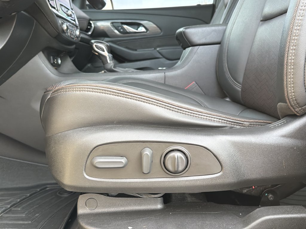 Used 2022 Chevrolet Traverse High Country FWD image 24