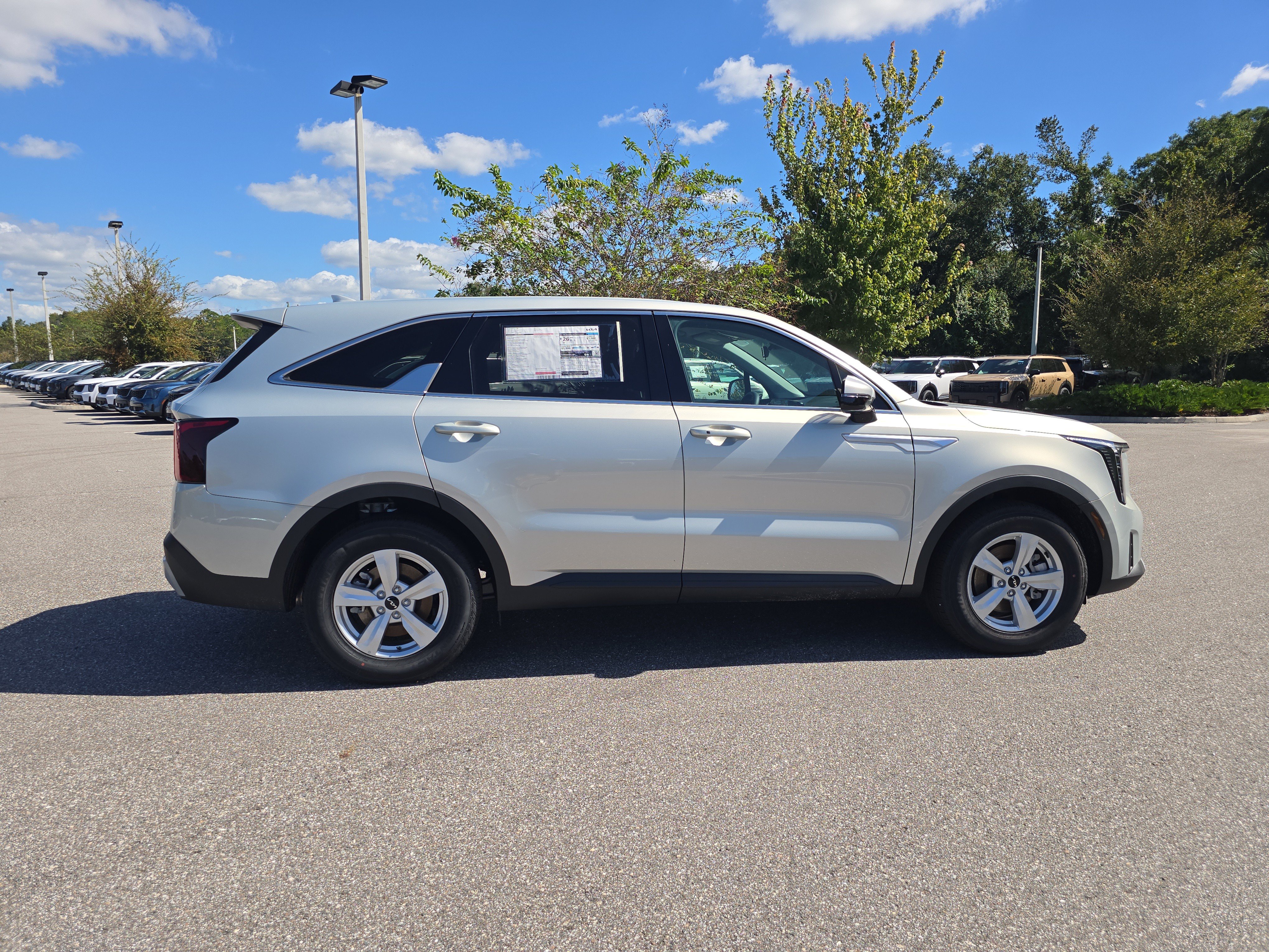 New 2026 Kia Sorento LX FWD image 9