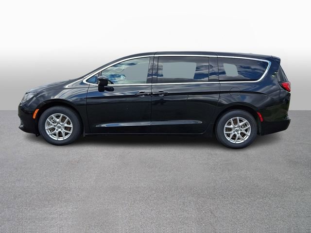 Used 2023 Chrysler Voyager LX image 7