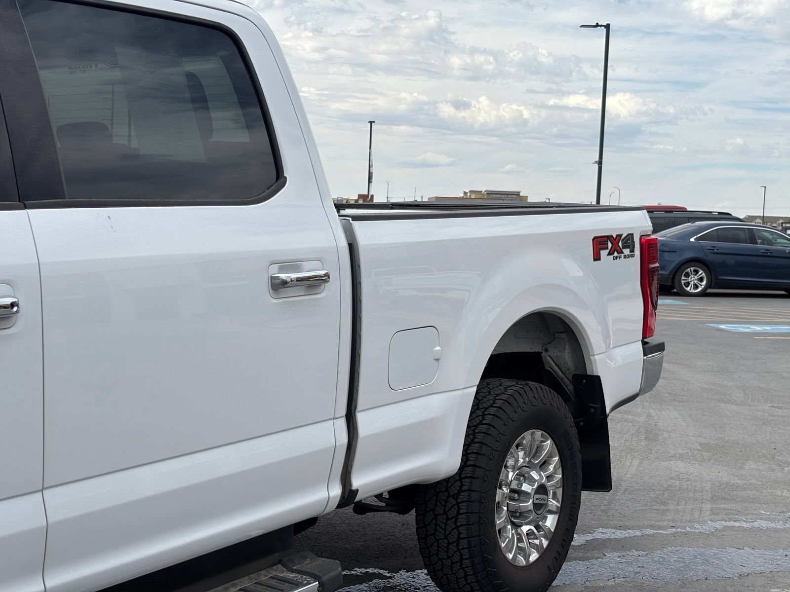 Used 2021 Ford F350 XLT w/ XLT Premium Package AWD/4WD image 7