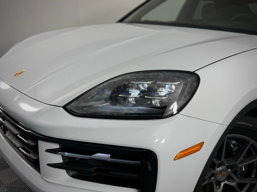 New 2026 Porsche Cayenne Coupe AWD/4WD image 11
