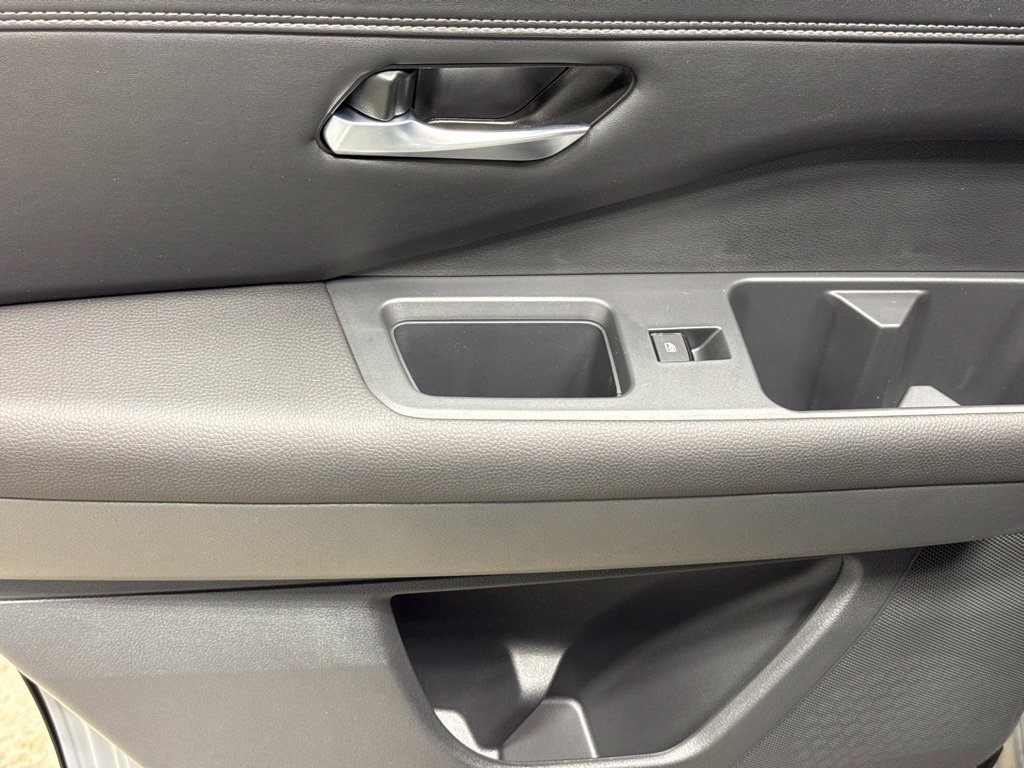 New 2026 Nissan Pathfinder Platinum AWD/4WD image 21