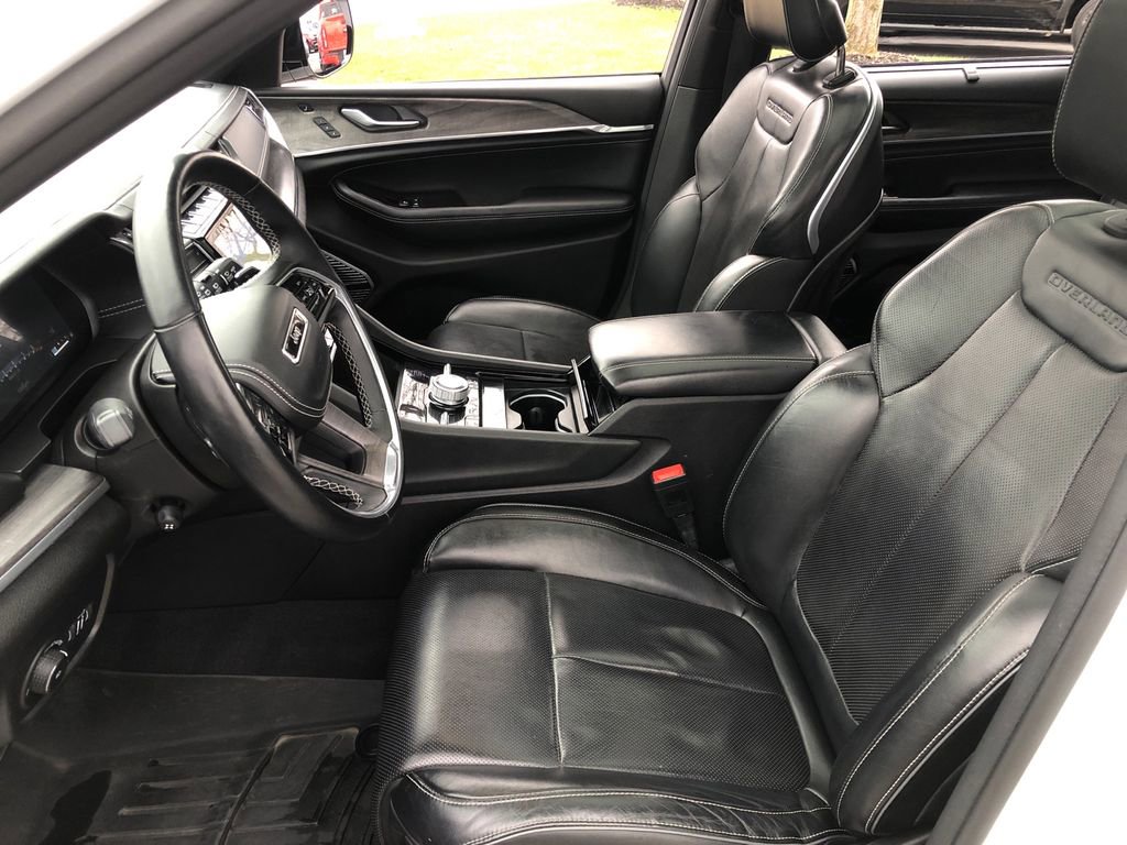 Certified 2022 Jeep Grand Cherokee L Overland w/ Luxury Tech Group IV image 19