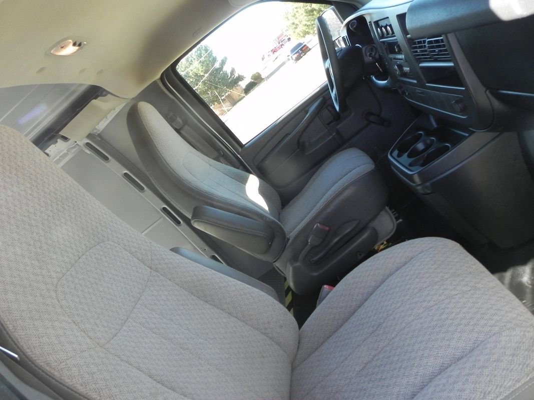 Used 2013 Chevrolet Express 1500 RWD image 14