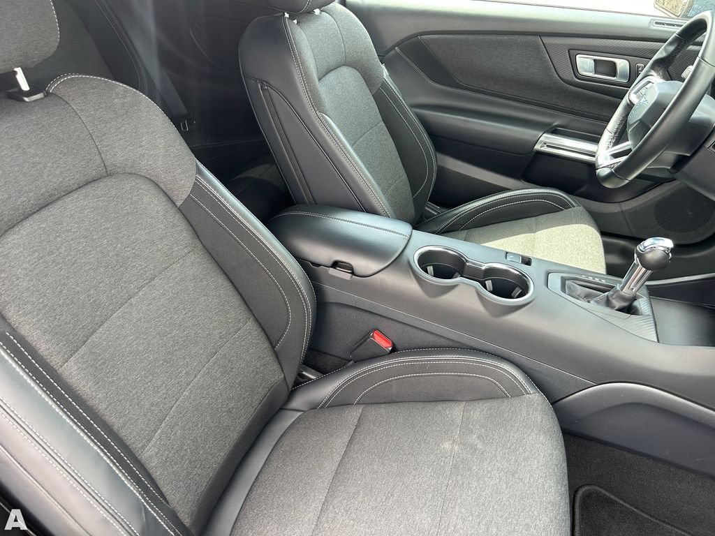 Used 2025 Ford Mustang Coupe RWD image 10