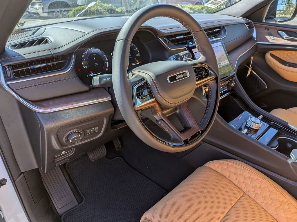 New 2025 Jeep Grand Cherokee Summit w/ Adv Protech Group IV image 14