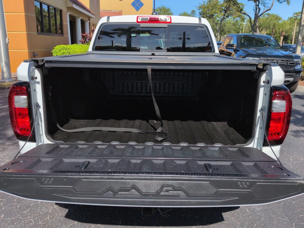 Used 2023 GMC Canyon Denali AWD/4WD image 13