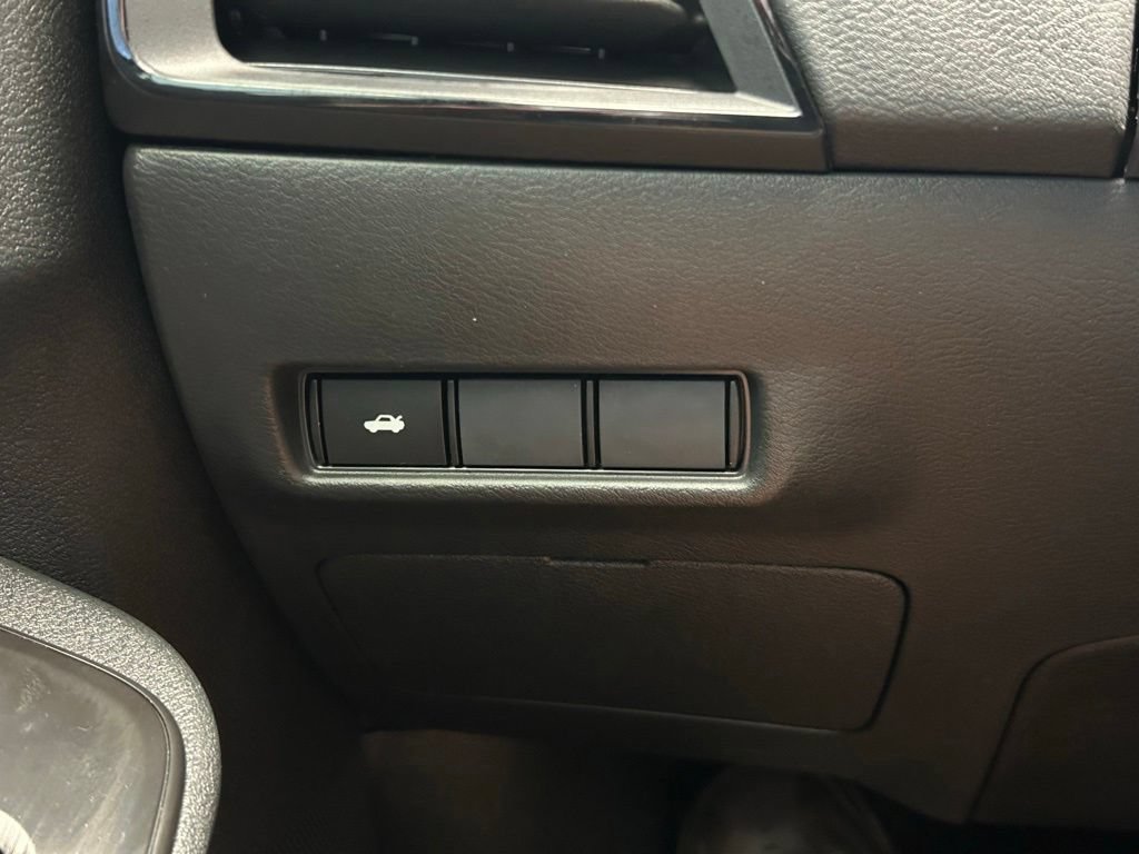 New 2026 Nissan Sentra SR w/ Floor Mat Package FWD image 28