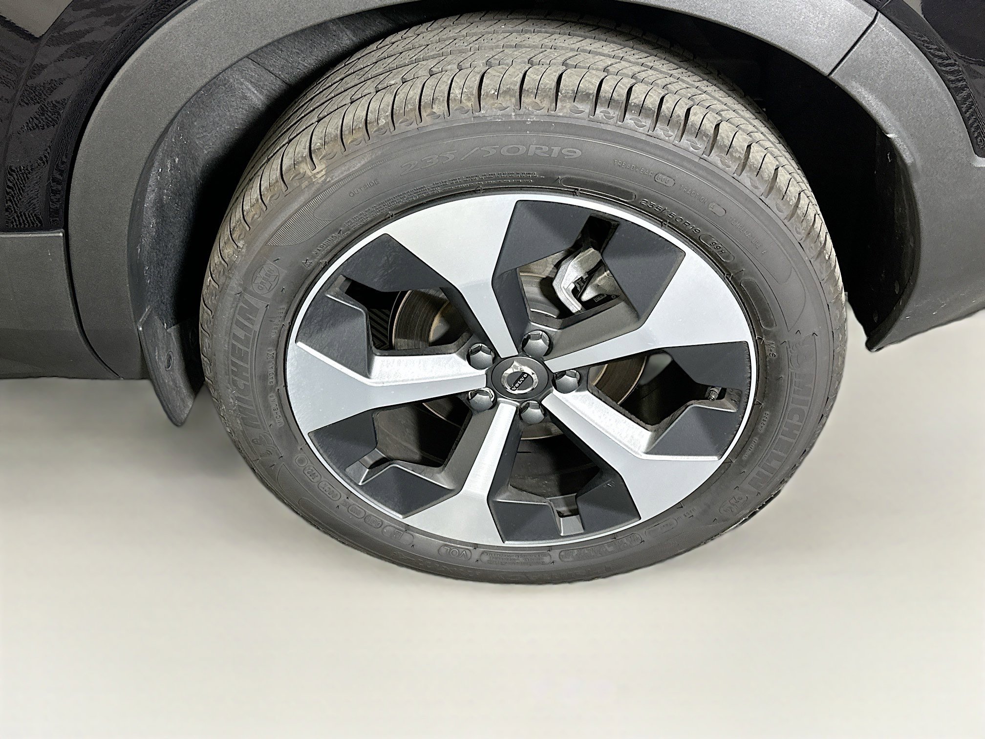 Used 2025 Volvo XC40 B5 Core w/ Protection Package Premier image 11