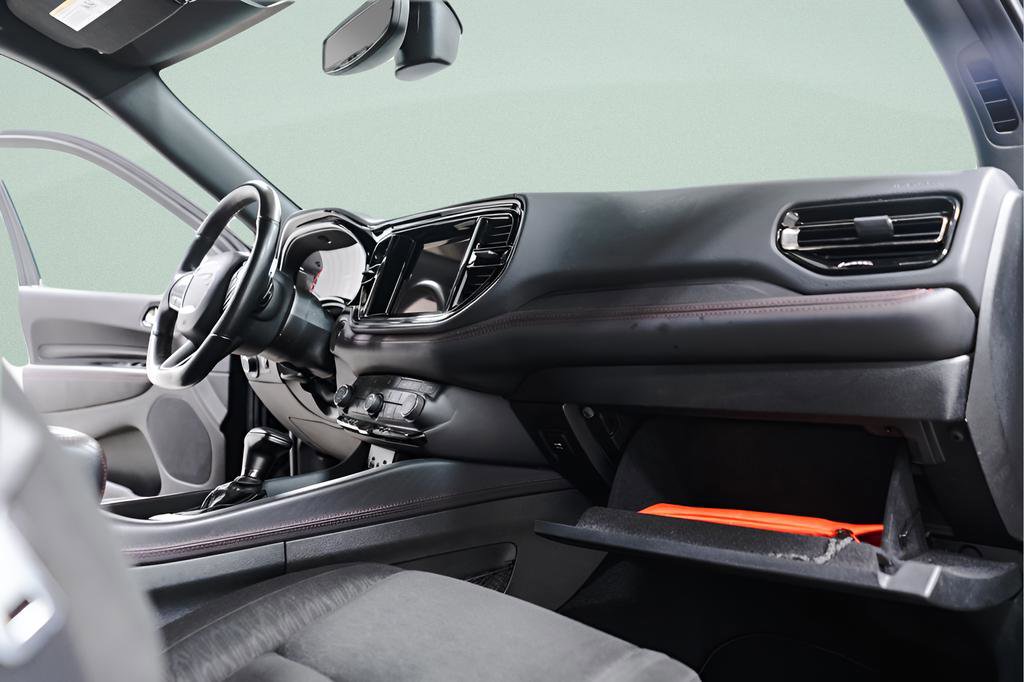 Used 2024 Dodge Durango GT image 40