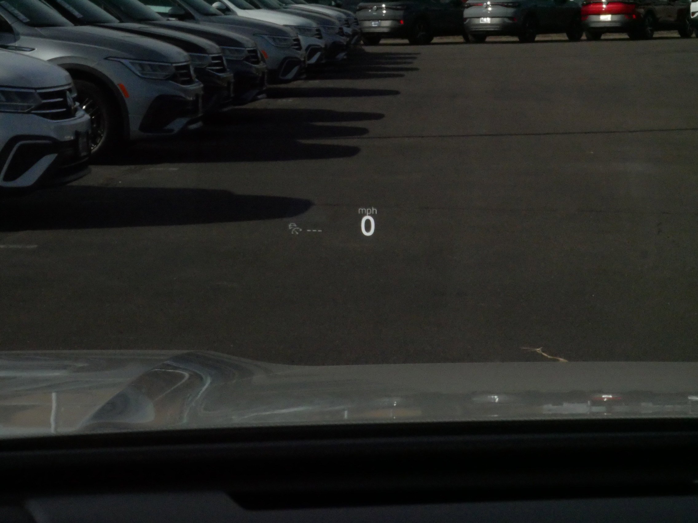 Certified 2025 Volkswagen Tiguan SEL R-Line image 28