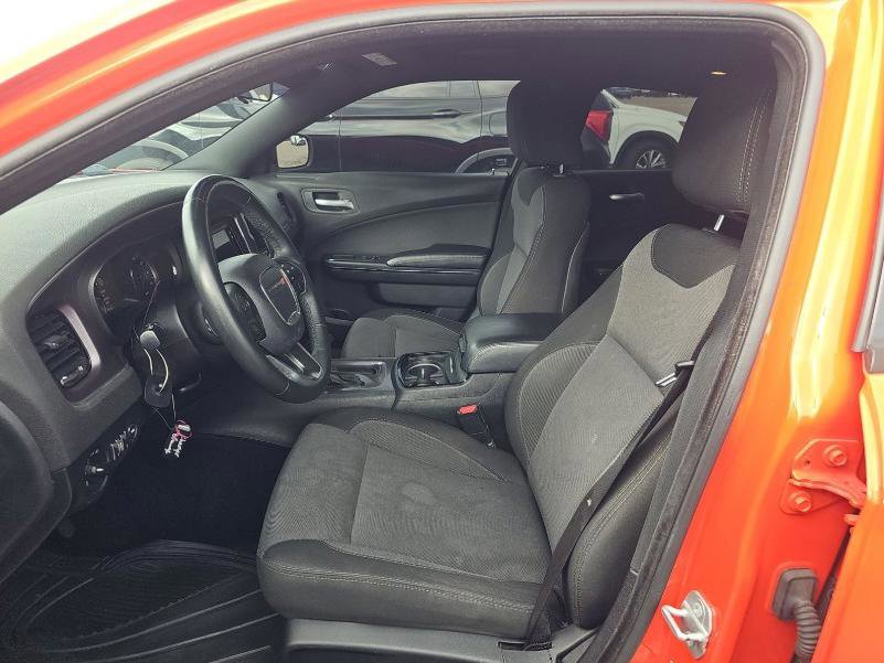 Used 2018 Dodge Charger SXT w/ Blacktop Package image 10