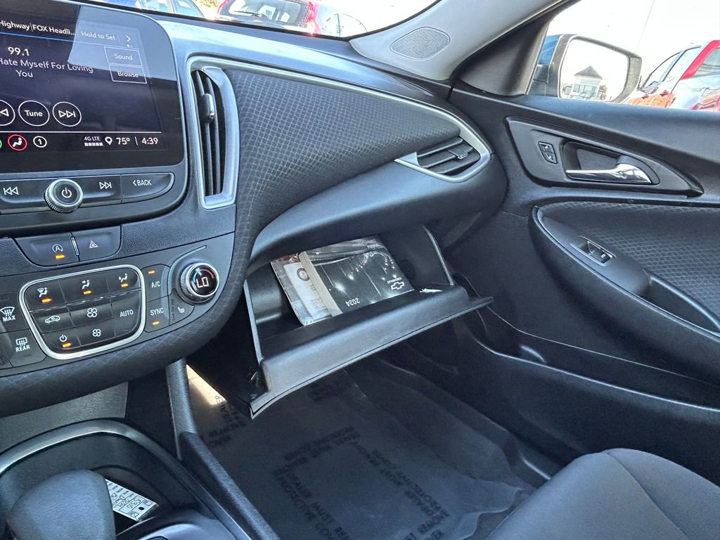 Used 2024 Chevrolet Malibu LT image 29