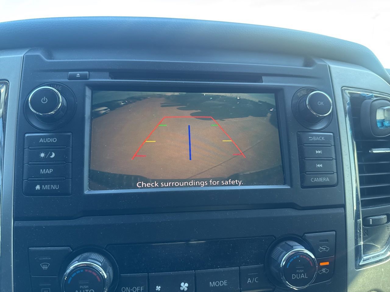 Used 2019 Nissan Titan SV w/ SV Convenience Package image 41