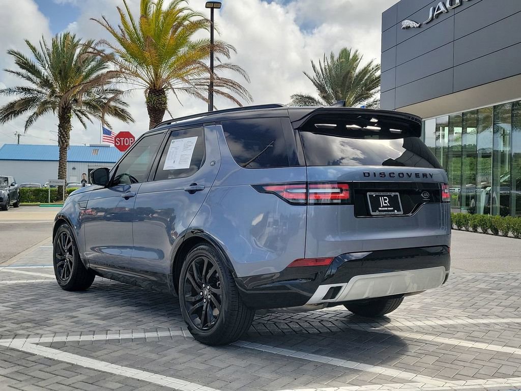 Used 2020 Land Rover Discovery Landmark image 3