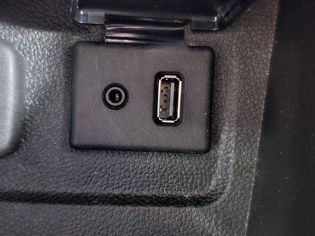 Used 2014 Buick Encore Convenience FWD image 19