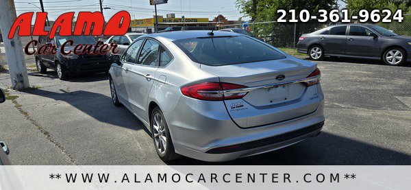 Used 2017 Ford Fusion SE image 3