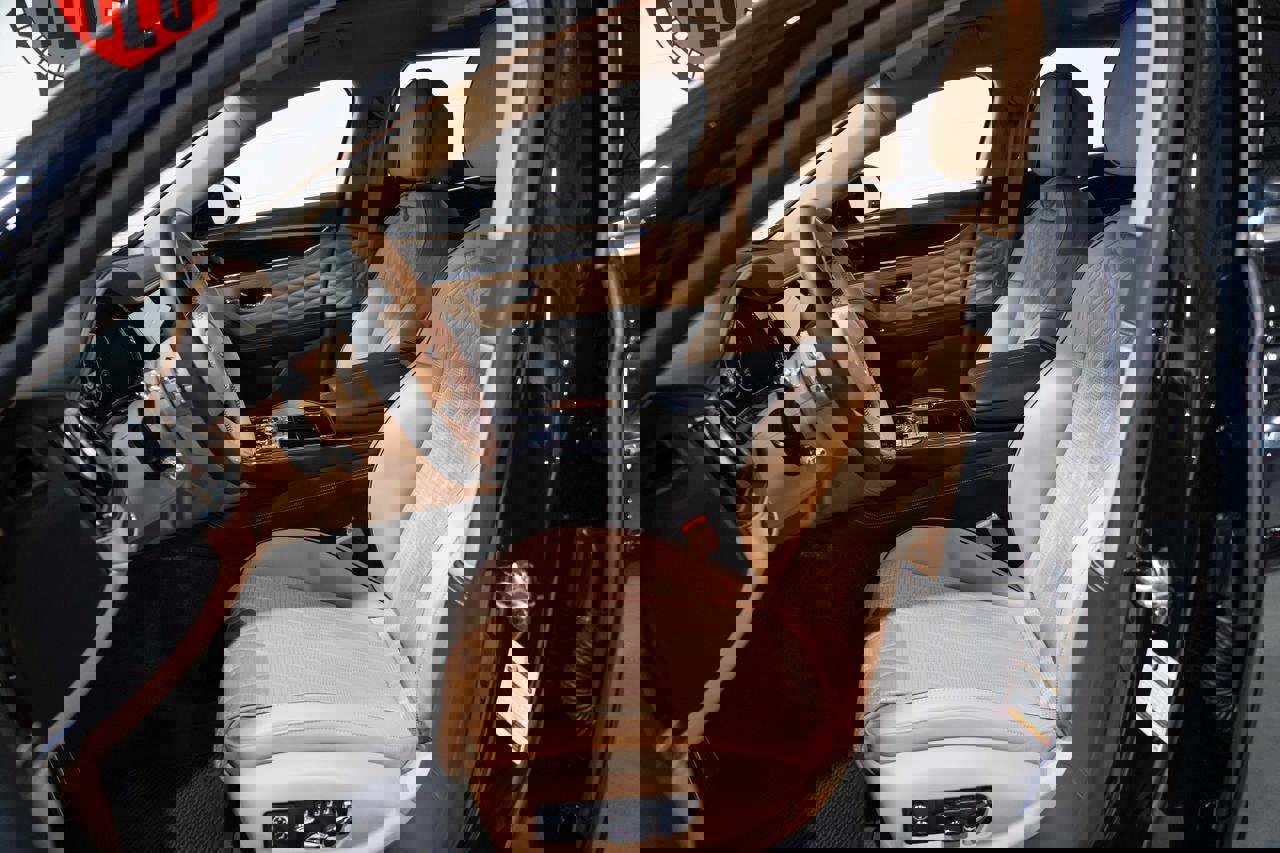 Used 2022 Bentley Flying Spur V8 image 8