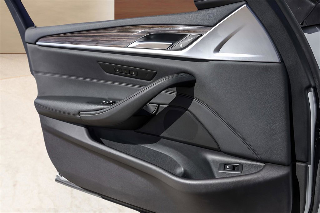 Used 2019 BMW 530i w/ Convenience Package image 24