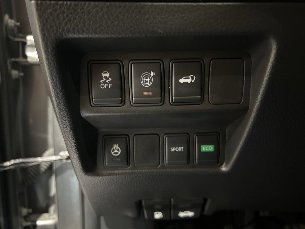 Used 2017 Nissan Rogue SL w/ SL Premium Package FWD image 25