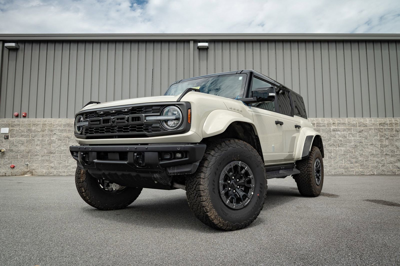 Used 2025 Ford Bronco Raptor image 3