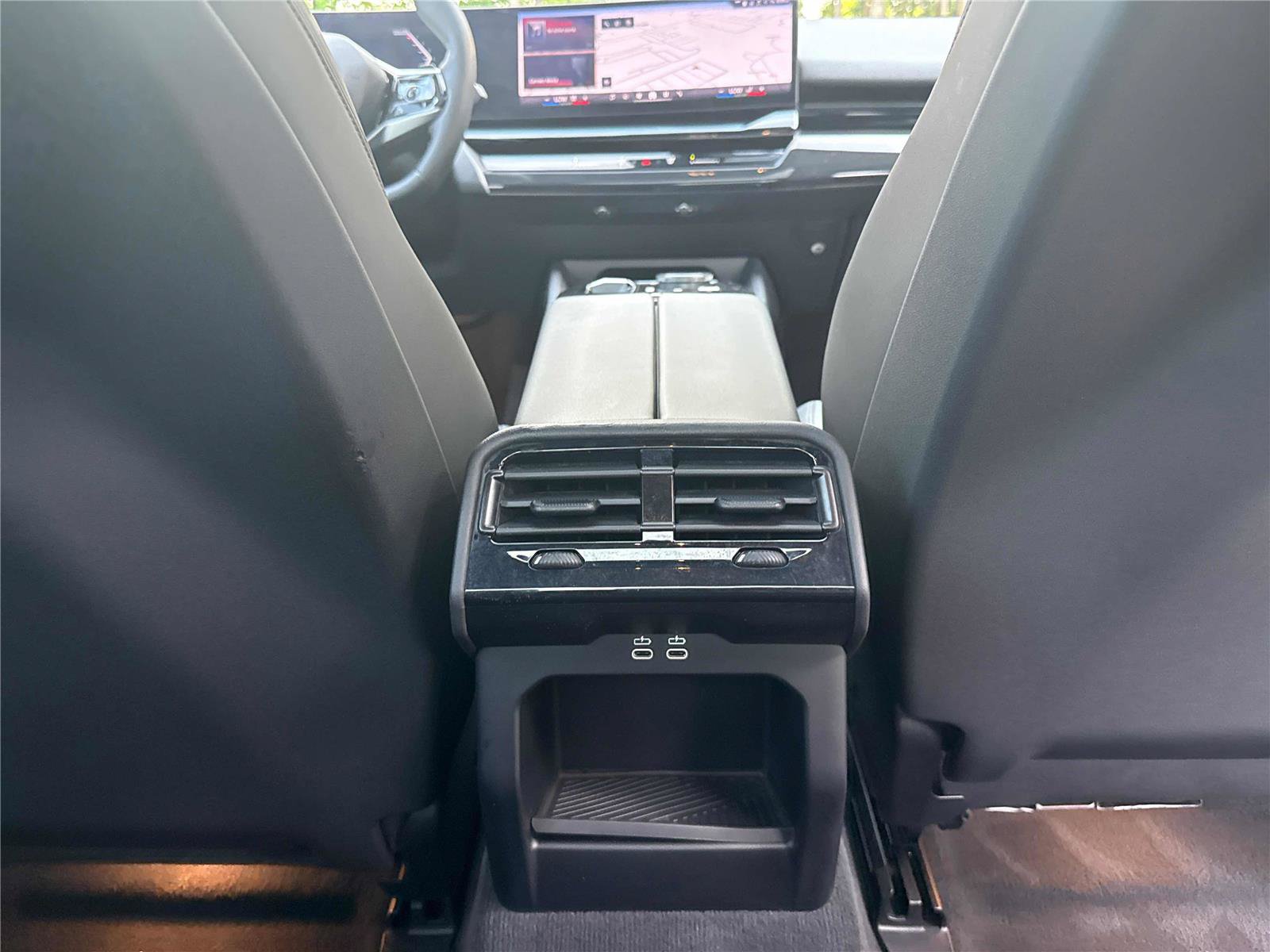 Used 2024 BMW 530i w/ Premium Package RWD image 31
