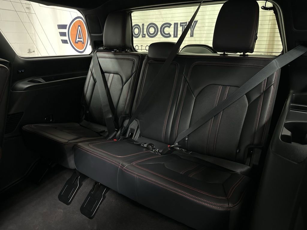 Used 2024 Ford Expedition Limited image 35