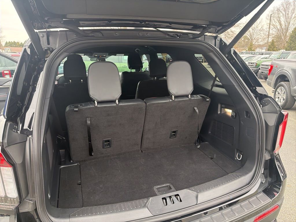 Used 2025 Ford Explorer ST-Line image 34