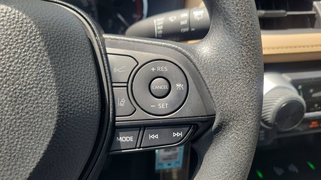 Certified 2025 Toyota RAV4 LE FWD image 20