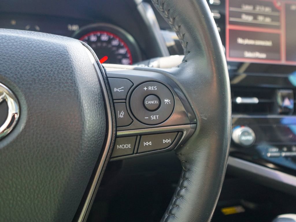 Used 2022 Toyota Camry XSE image 18