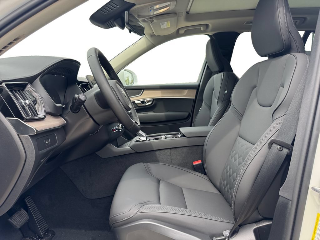 New 2026 Volvo XC90 B6 Plus w/ Protection Package Premier AWD/4WD image 12