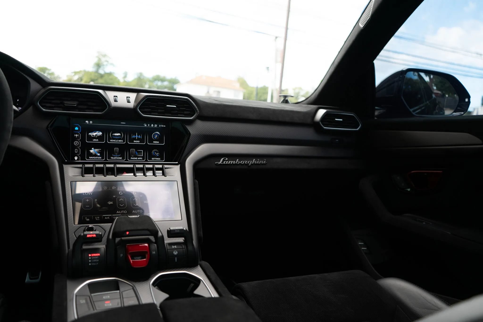 Used 2024 Lamborghini Urus Performante AWD/4WD image 65