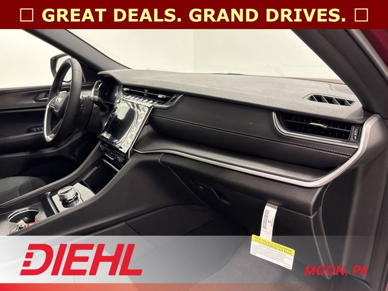 New 2025 Jeep Grand Cherokee Laredo X AWD/4WD image 15