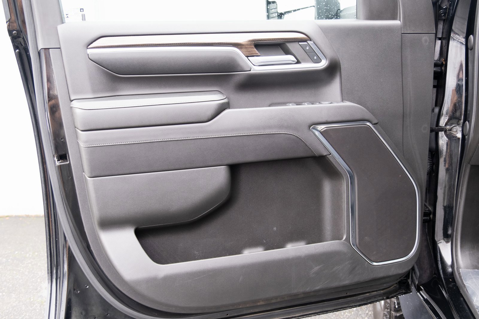 Used 2024 Chevrolet Silverado 3500 LT image 11