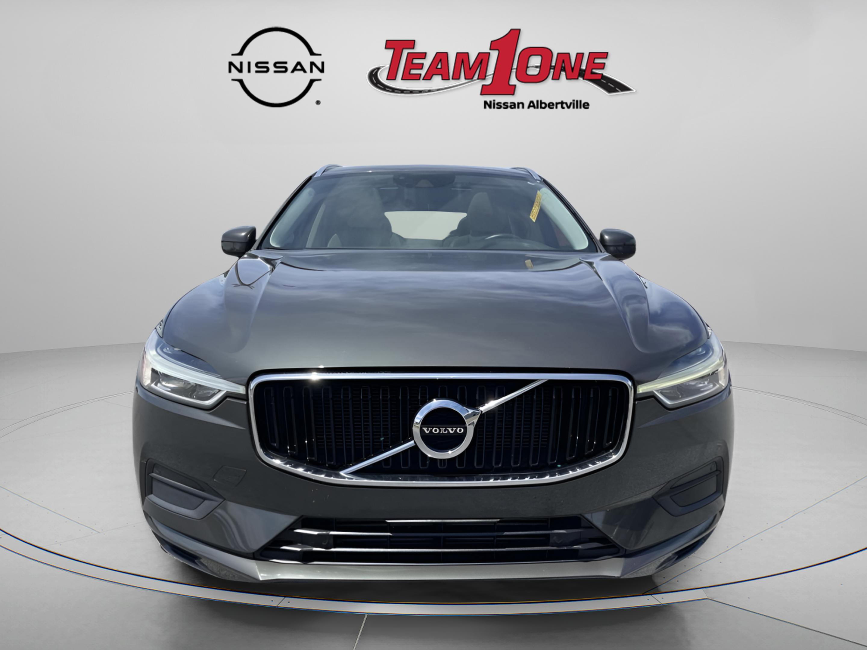 Used 2018 Volvo XC60 T6 Momentum w/ Vision Package AWD/4WD image 2