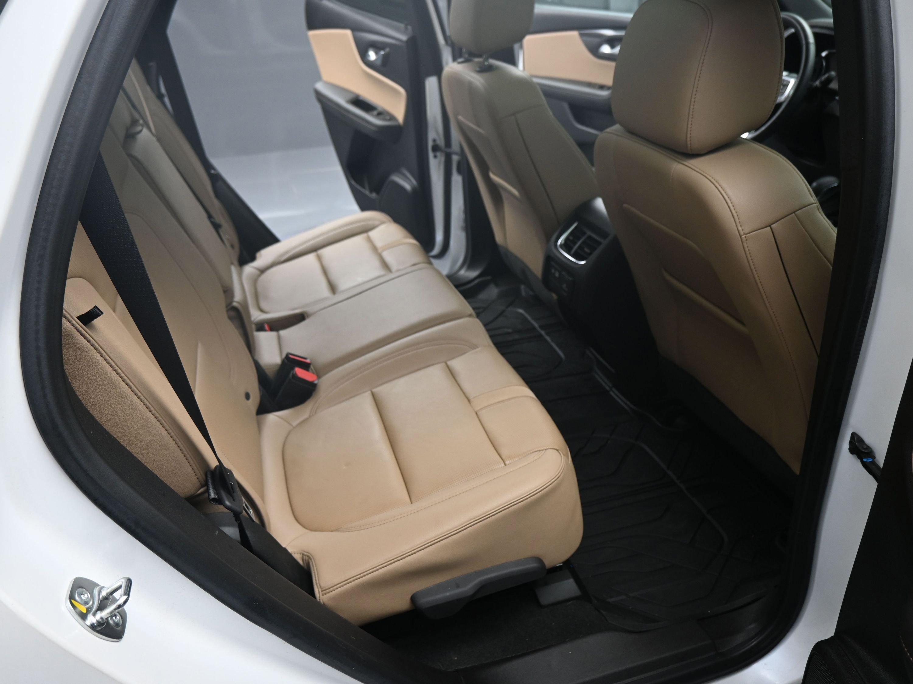 Used 2024 Chevrolet Blazer Premier w/ LPO, Black Sport Package image 18