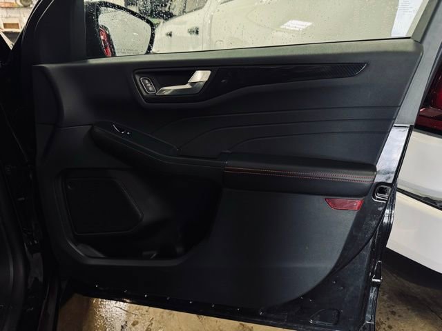 Used 2025 Ford Escape ST-Line image 14