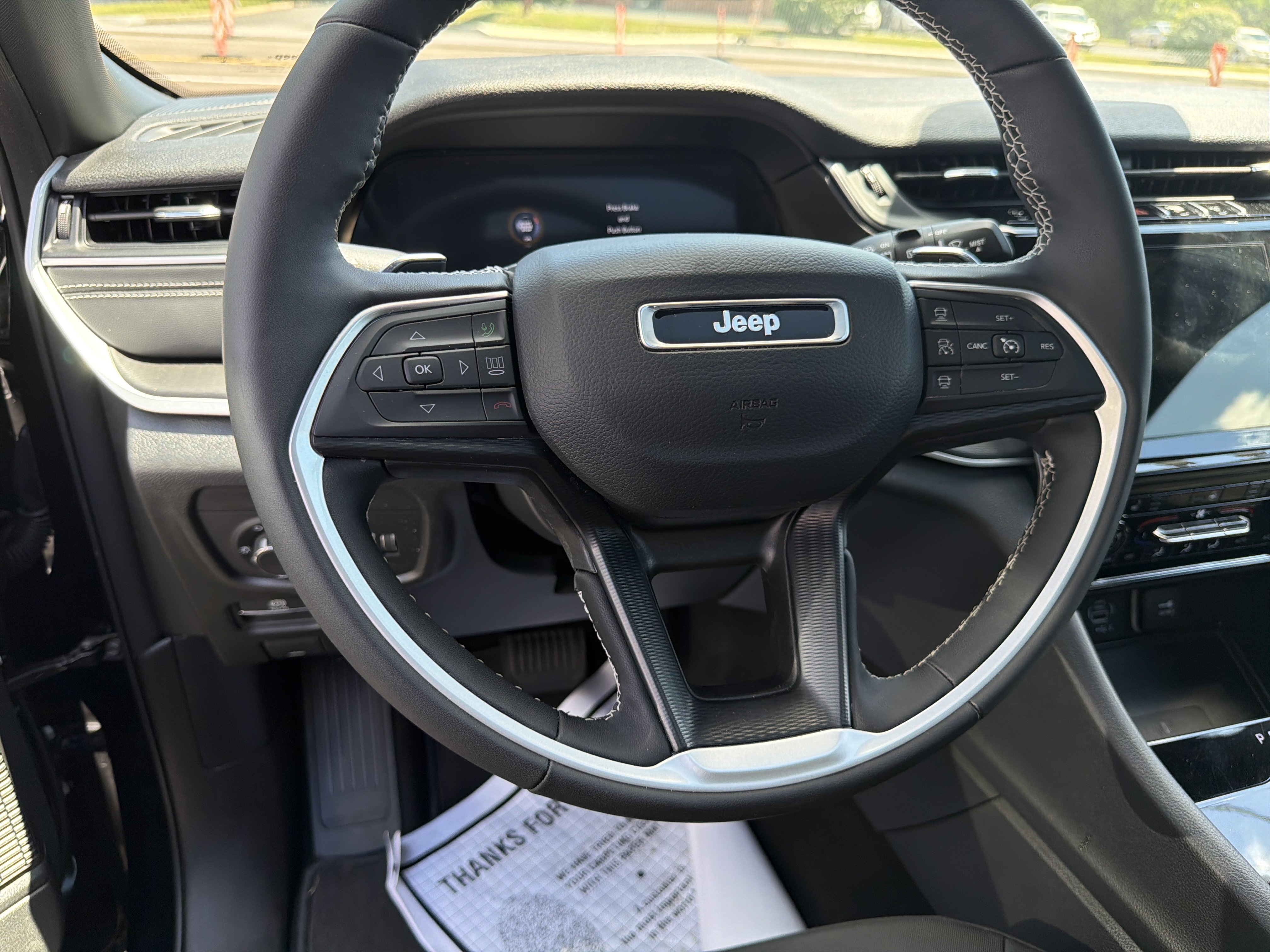 Certified 2025 Jeep Grand Cherokee Laredo X w/ Luxury Tech Group I AWD/4WD image 17