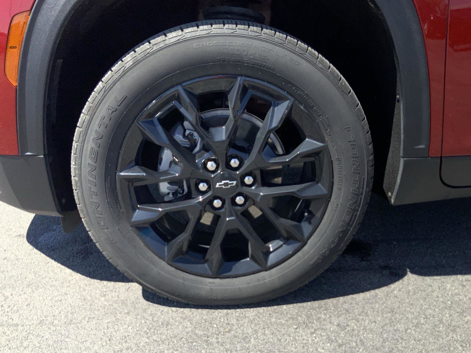 Used 2025 Chevrolet Traverse LT w/ Midnight/Sport Edition AWD/4WD image 20