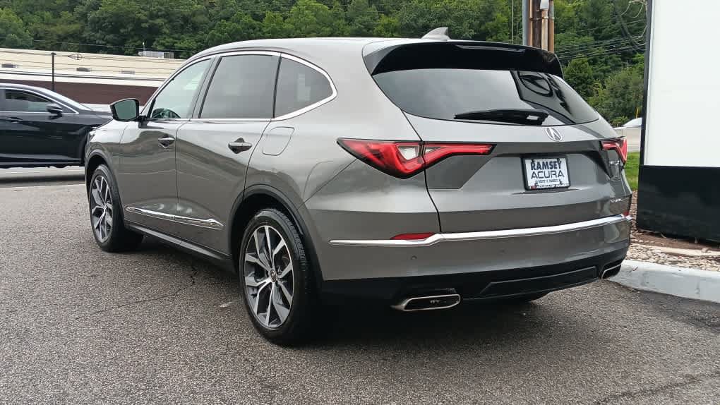 Used 2023 Acura MDX w/ Technology Package AWD/4WD image 3