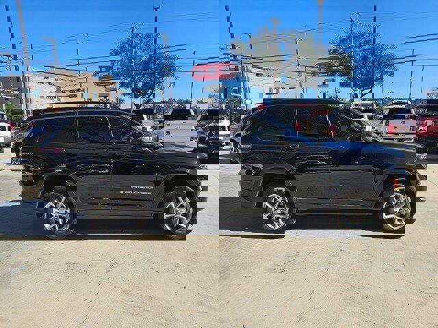 Used 2024 Jeep Grand Cherokee L Laredo w/ Luxury Tech Group I image 5