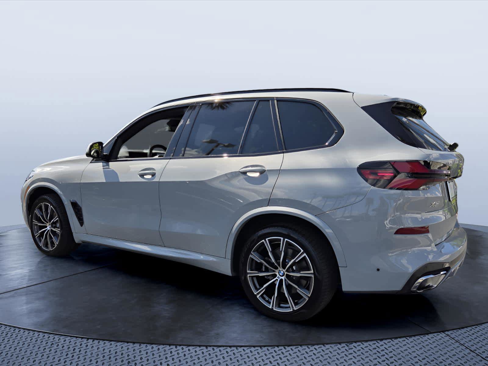 Certified 2025 BMW X5 xDrive40i AWD/4WD image 4